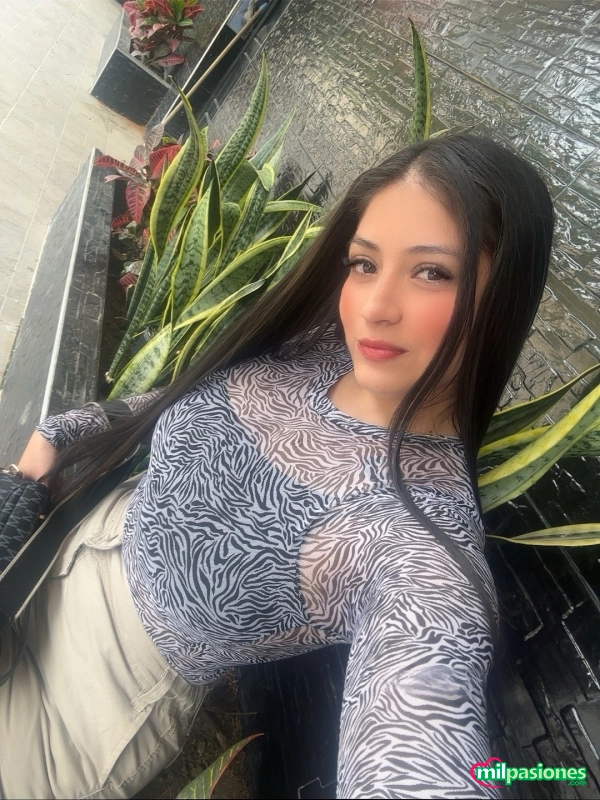 LINDA LATINA CACHONDITA EN LOS CRISTIANOS